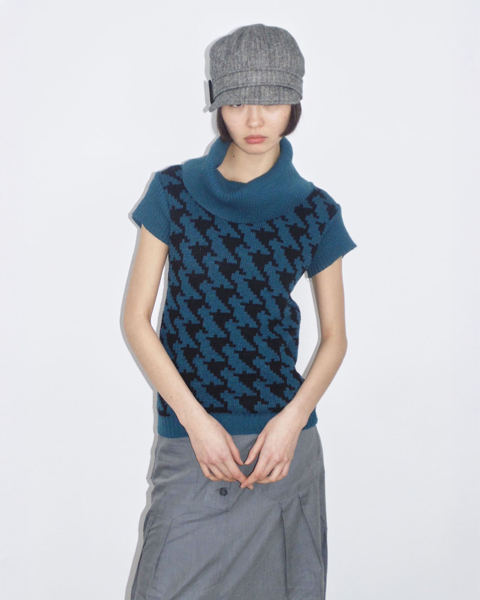 pied-de-poule short sleeve turtle neck knit