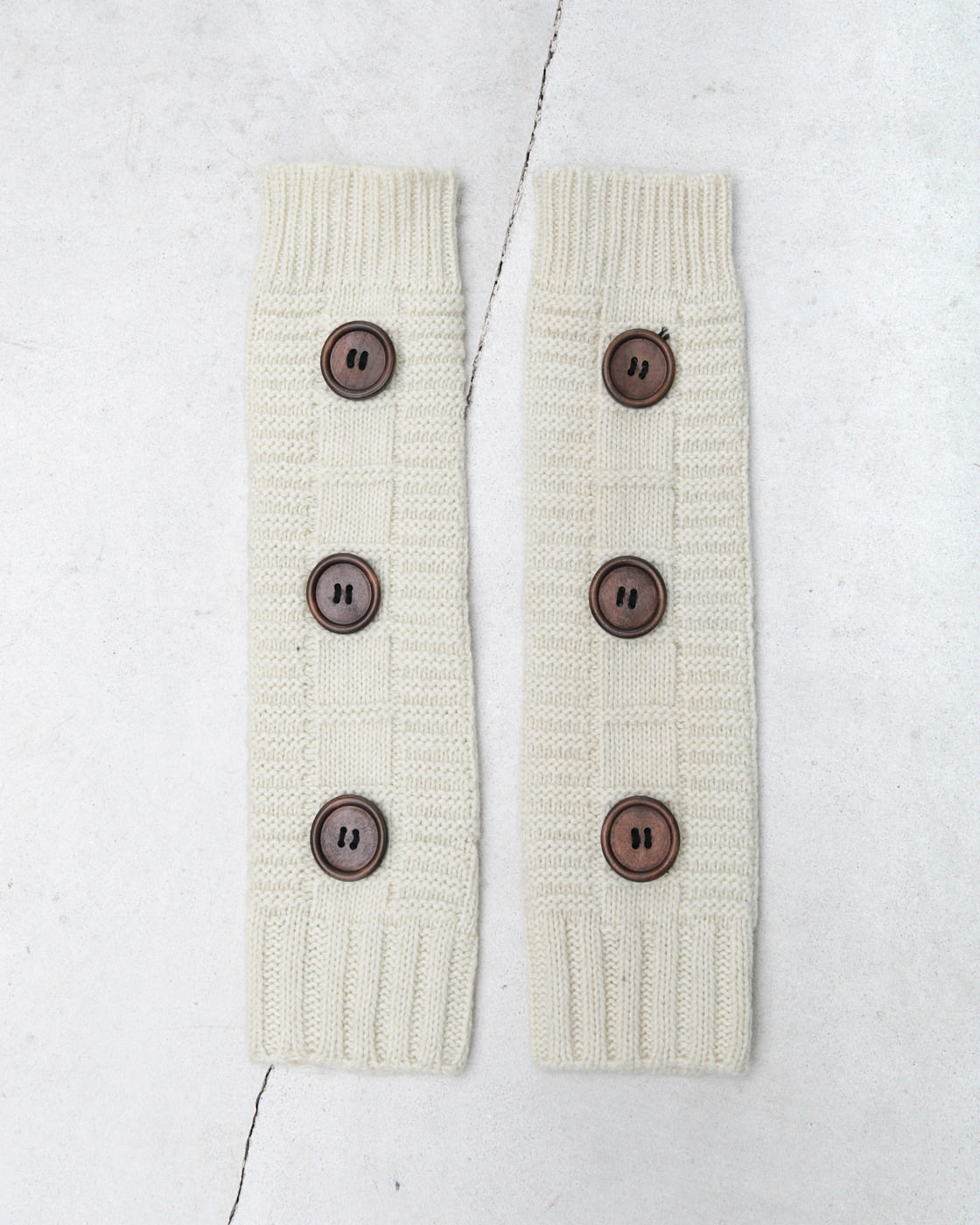 cream button arm warmers